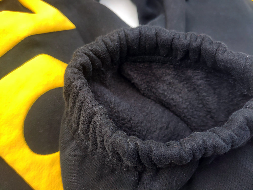 Sp5d*r Beluga Sweatpants - Black/Yellow