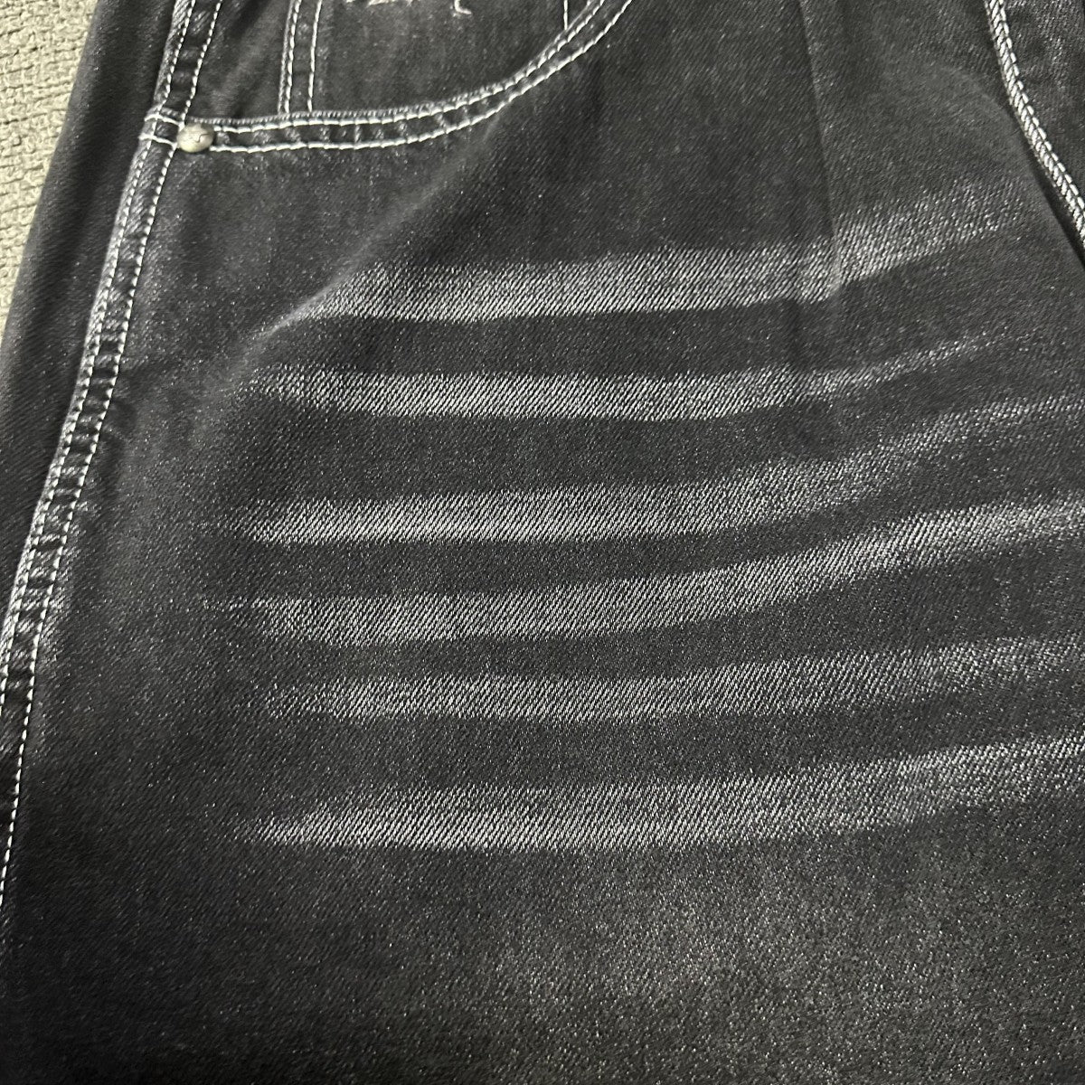 Brok*n Plan*t Jorts