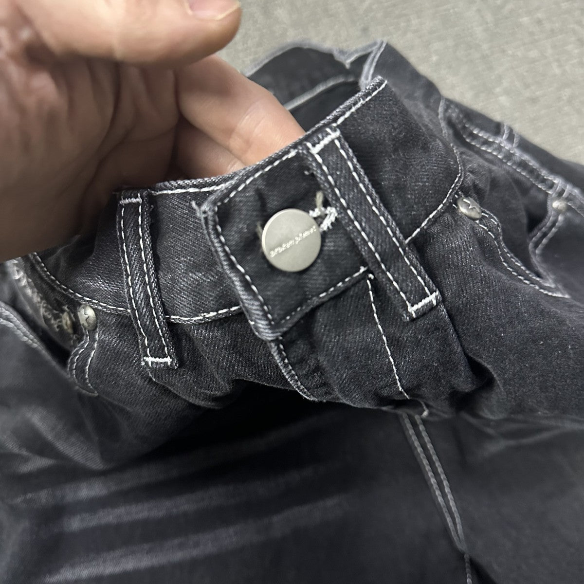 Brok*n Plan*t Jorts