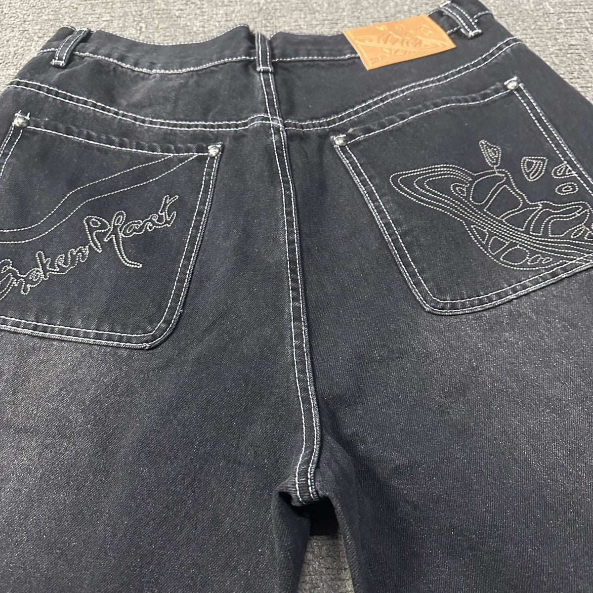 Brok*n Plan*t Jorts