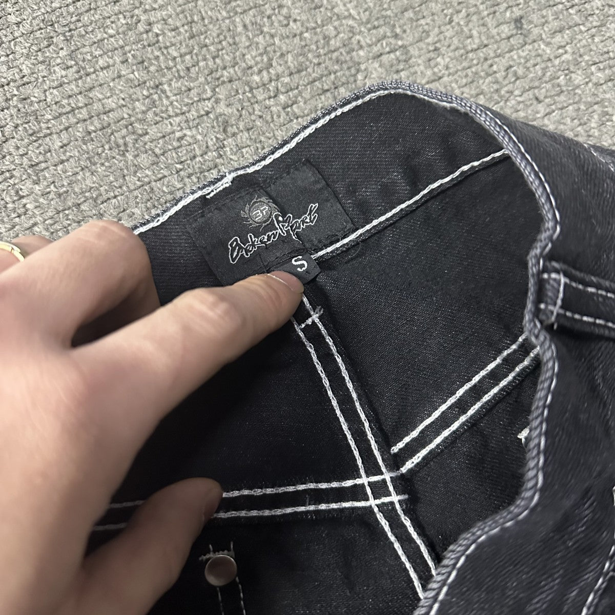Brok*n Plan*t Jorts