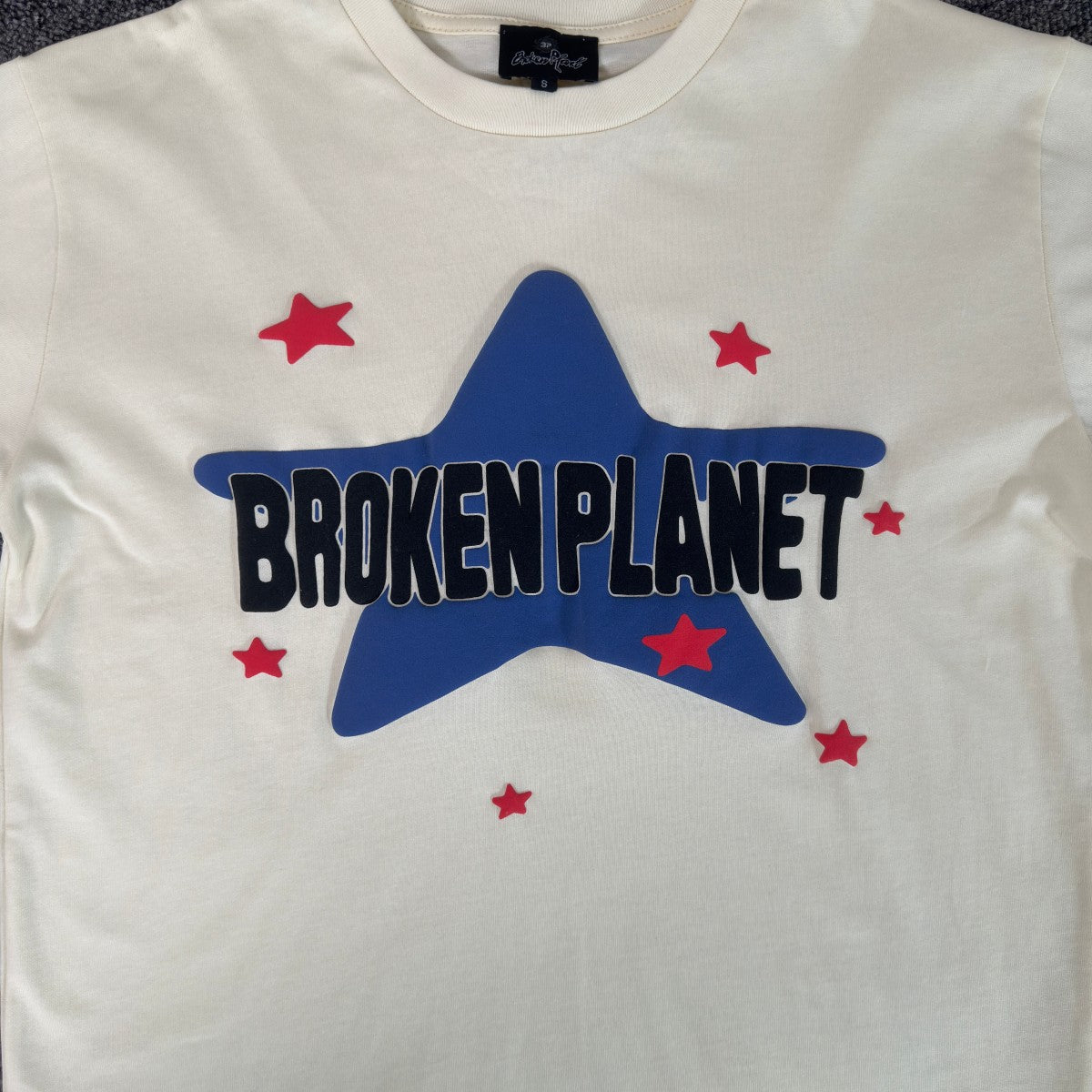 Brok*n Plan*t Star Vanilla T-shirt