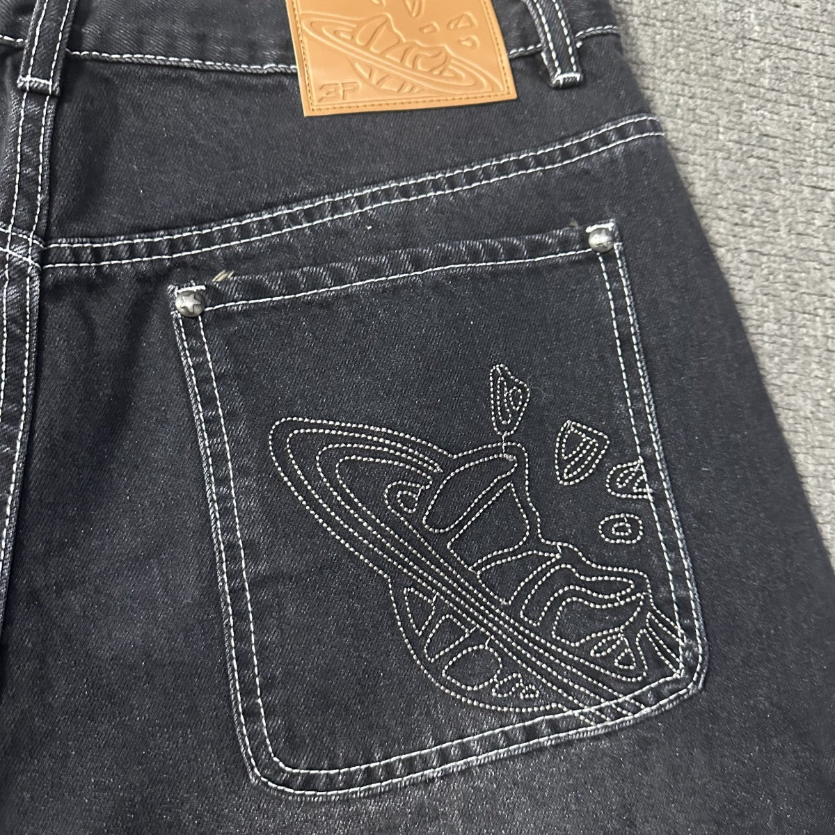 Brok*n Plan*t Jorts