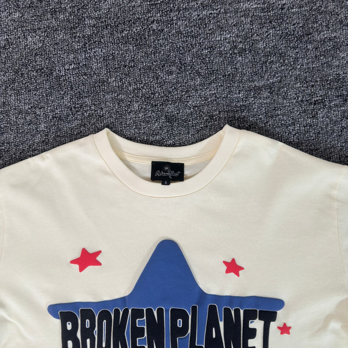 Brok*n Plan*t Star Vanilla T-shirt